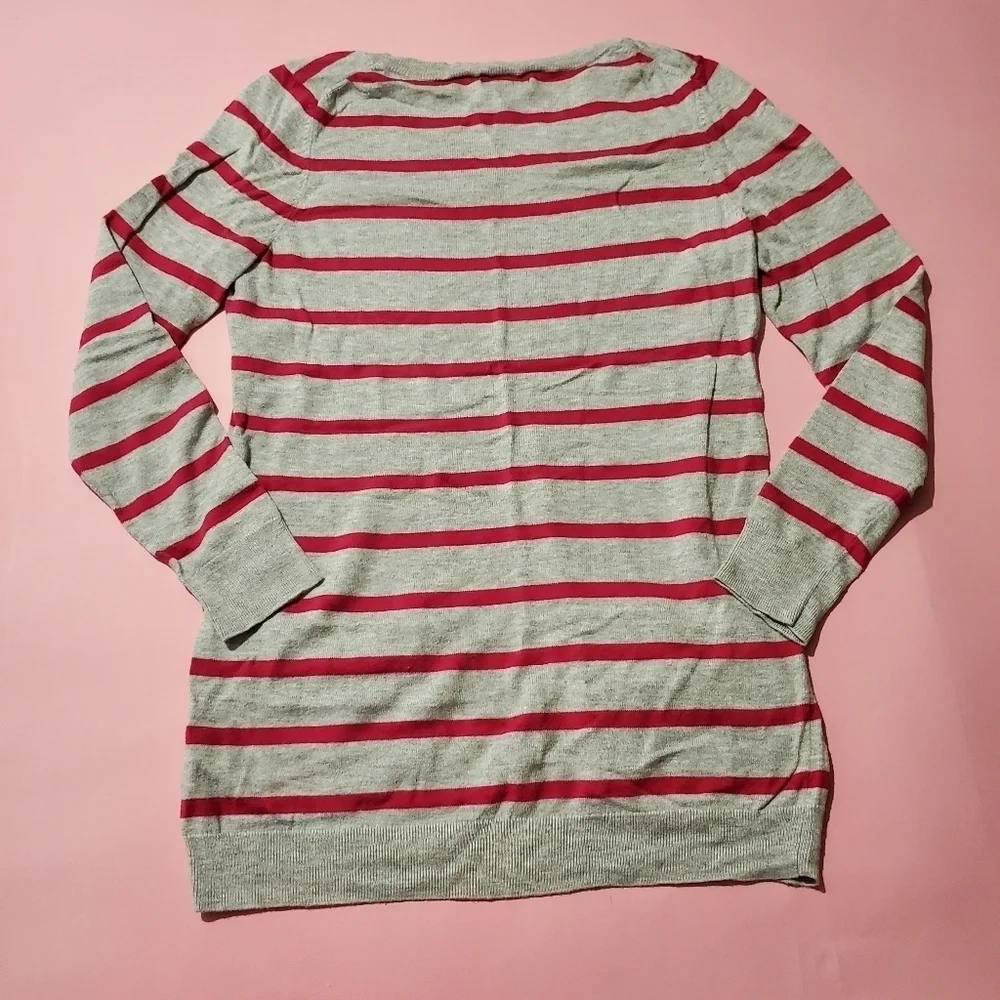 Gap Grey and Pink Stripped Sweater Pockets - Picture 3 of 4